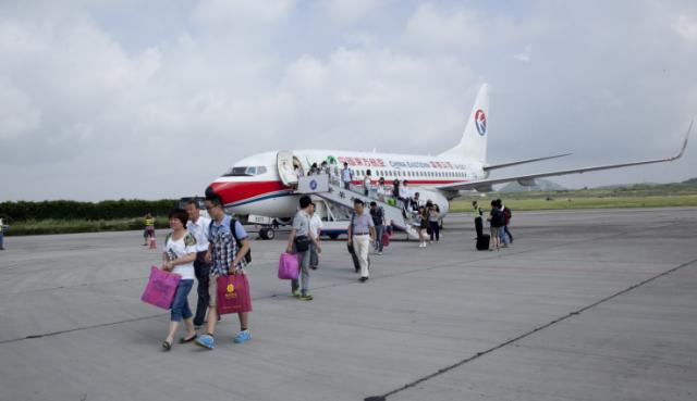 助力通用航空産業綜合示範區建設 安順黃(huáng)果樹機場(chǎng)航站(zhàn)區這(zhè)樣改擴建.jpg